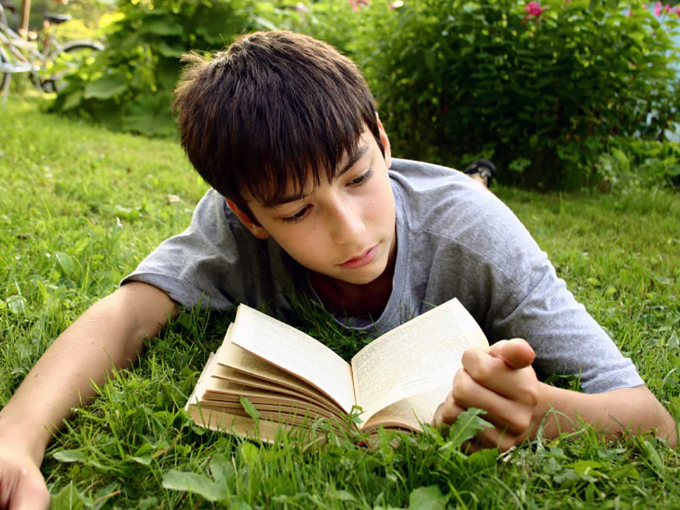17 Ways to Keep Your Middle Schooler Interested in Reading