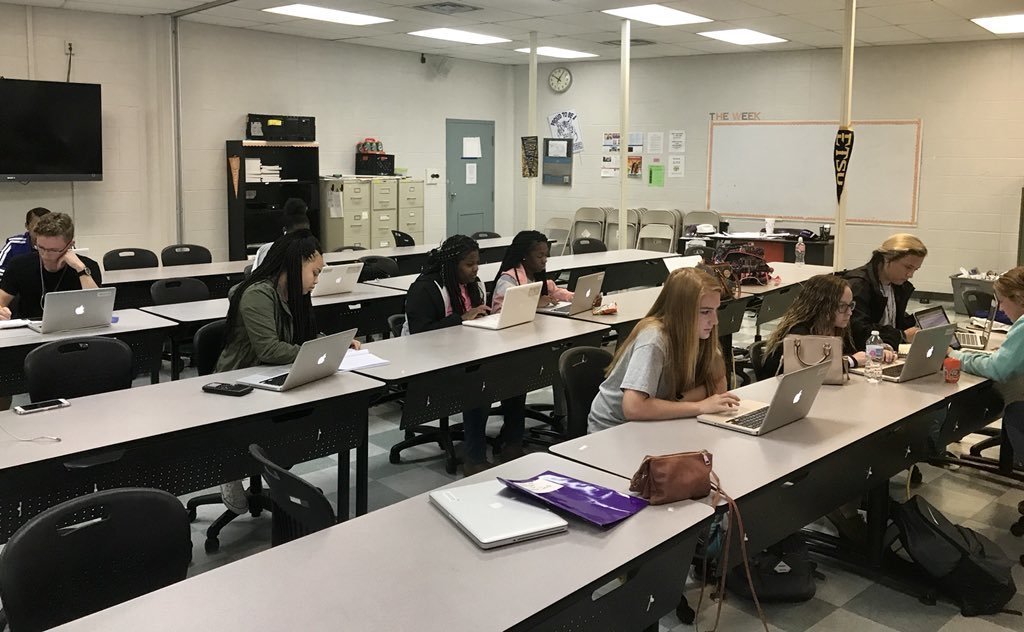 Students working hard on college courses they are offered throught the Dual Enrollment and Dual Credit at Ripley High School.